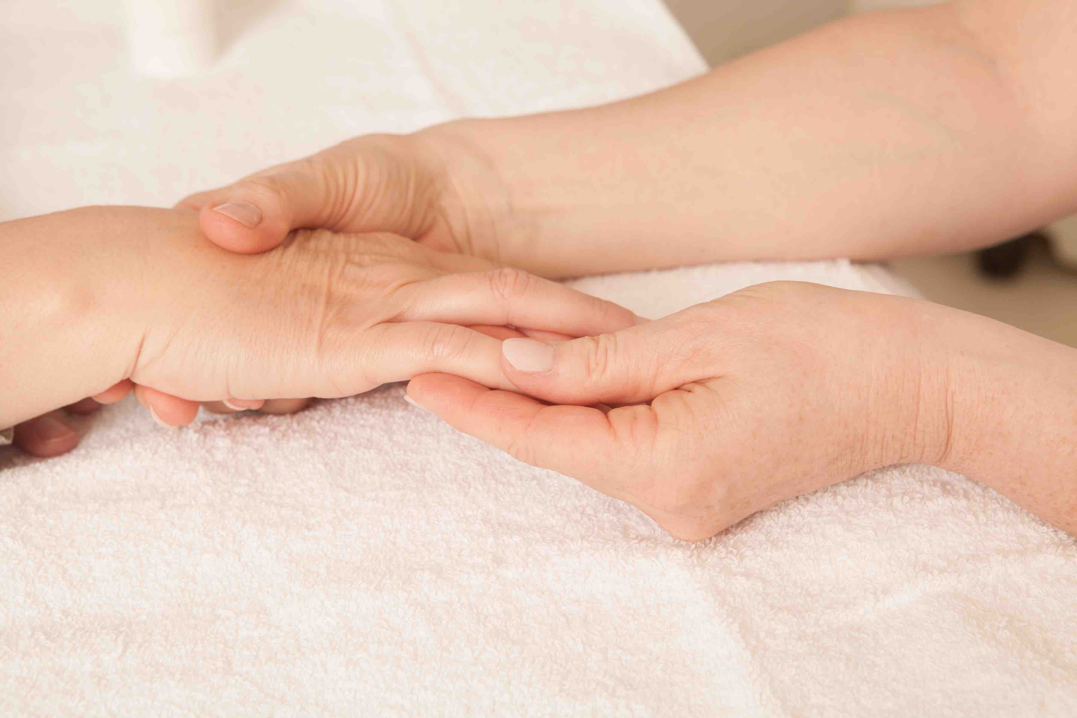 Handpflege: Massage