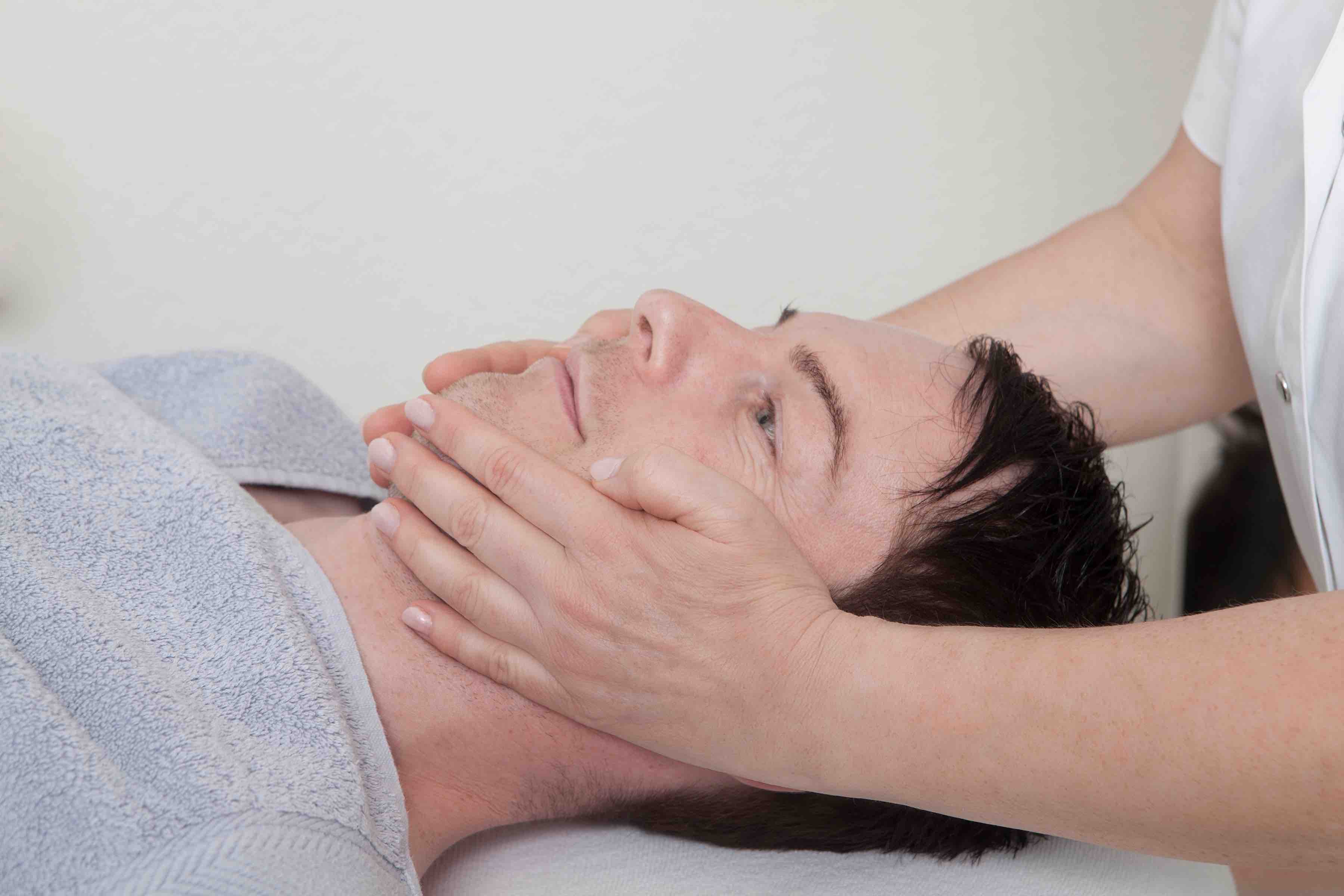 Gesichtbehandlung